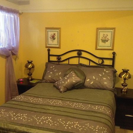 Bed and Breakfast Douces Evasions Saint-Anselme Exterior foto