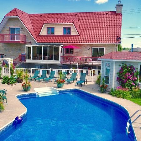 Bed and Breakfast Douces Evasions Saint-Anselme Exterior foto