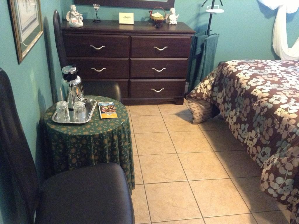 Bed and Breakfast Douces Evasions Saint-Anselme Exterior foto