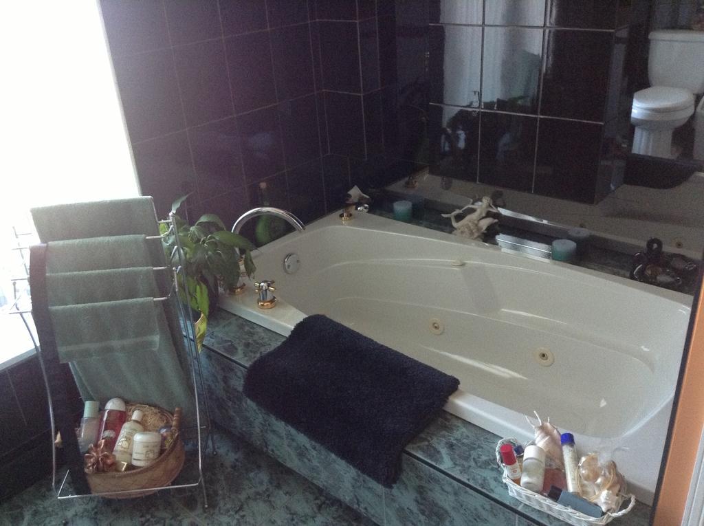 Bed and Breakfast Douces Evasions Saint-Anselme Exterior foto