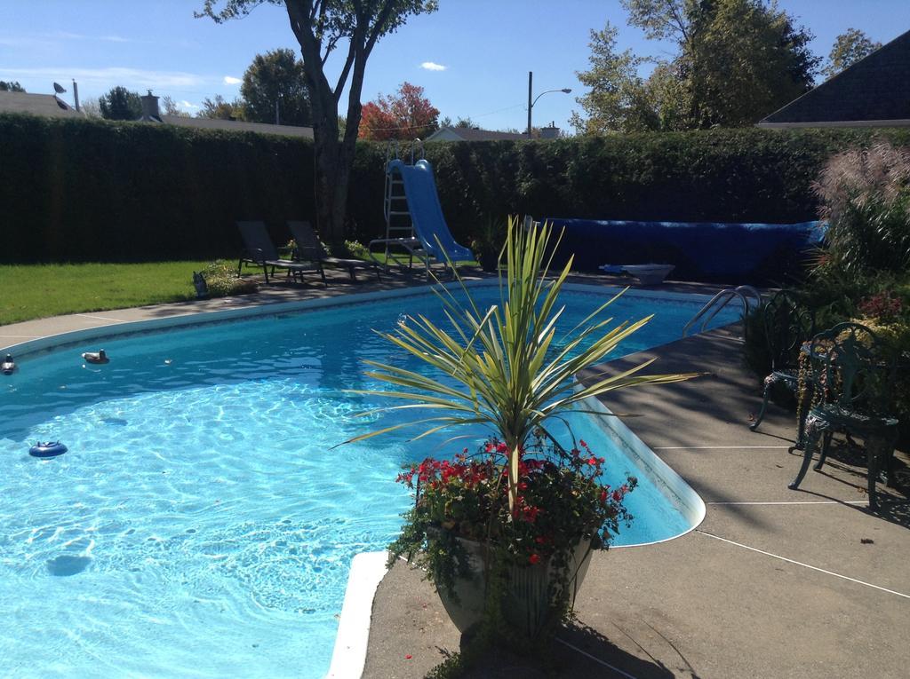 Bed and Breakfast Douces Evasions Saint-Anselme Exterior foto