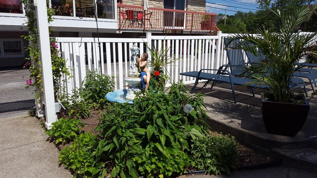 Bed and Breakfast Douces Evasions Saint-Anselme Exterior foto