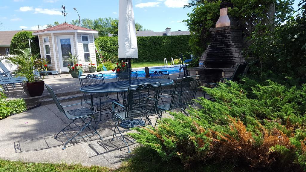 Bed and Breakfast Douces Evasions Saint-Anselme Exterior foto